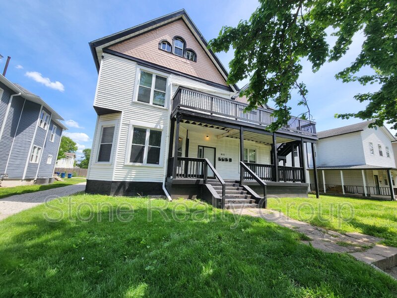 Terre Haute Condo: 610 South 5th Street