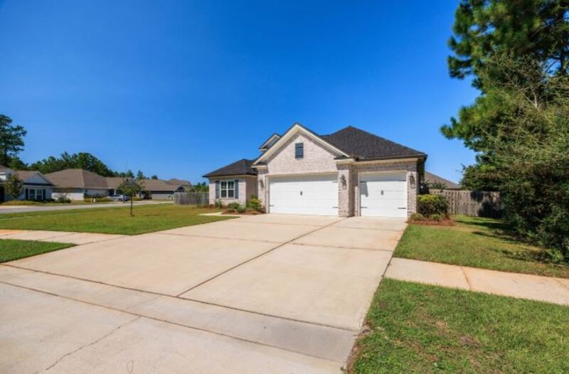 Freeport House: 77 Perimeter Place