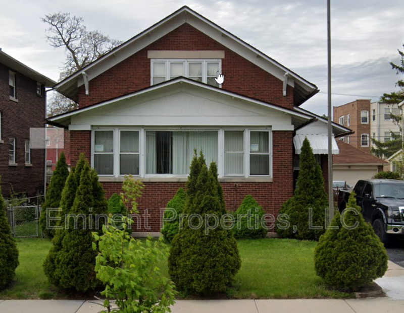 Chicago House: 7324 South Oglesby Avenue