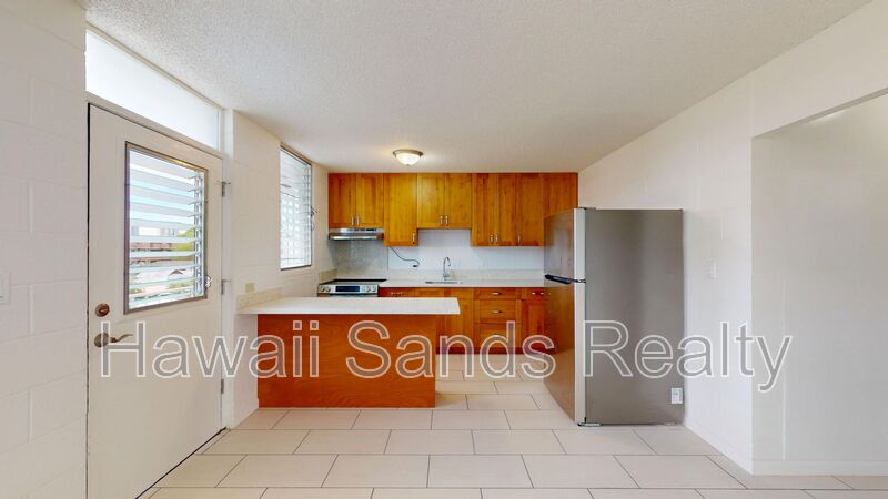 Honolulu House: 39 Hialoa St