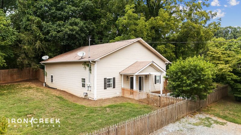 Asheville House: 160 State Street