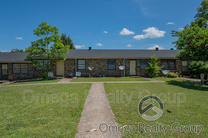 Leeds Condo: 8010 4th Ave