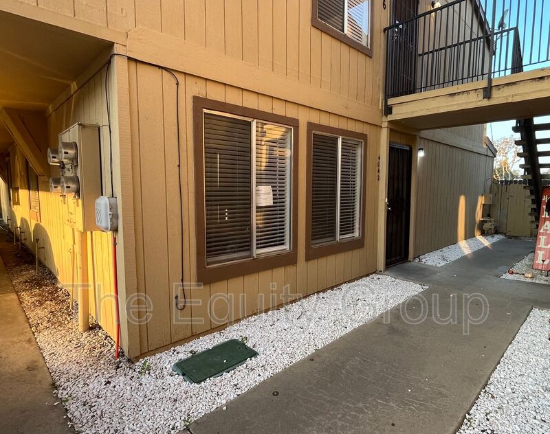 Visalia House: 4042 W. Meadow Ave