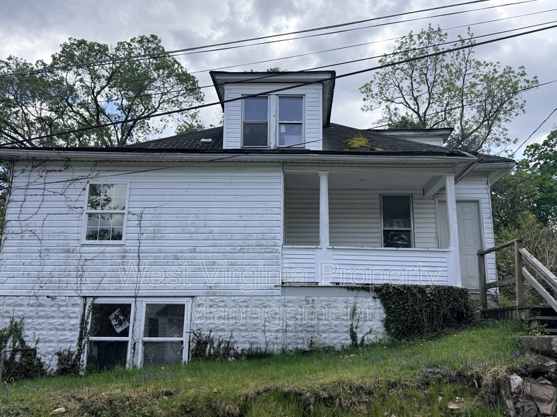 Beckley House: 112 Mason St