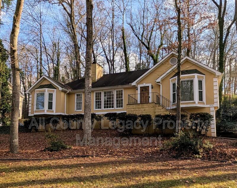 Marietta House: 2526 Zachary Woods Dr NW