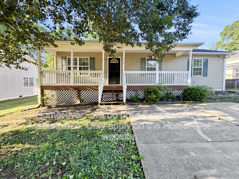 Winston Salem House: 235 Snead Rd