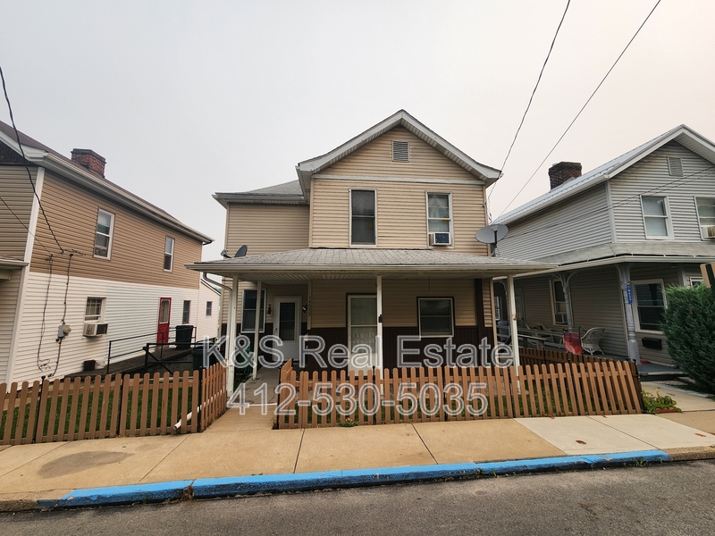 Greensburg House: 79535 Reamer Street