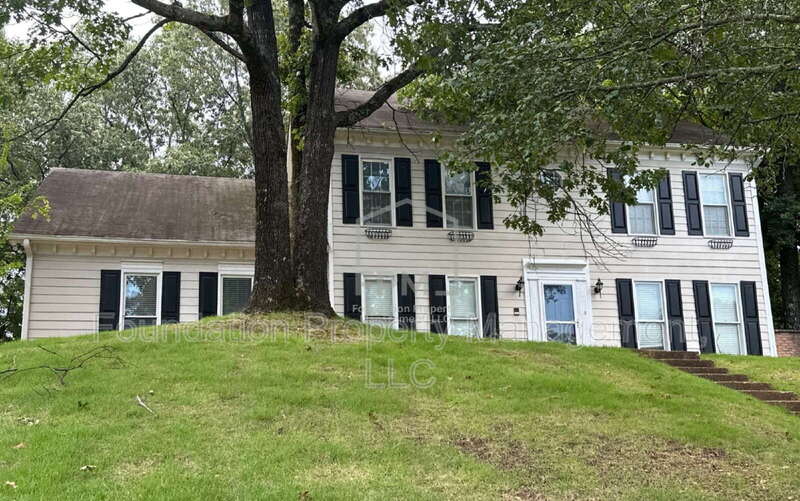 Memphis House: 8559 Chippingham Drive