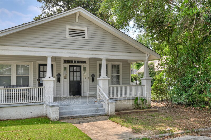 Augusta House: 106 Ellis Street