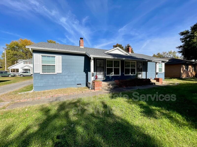 Springfield Condo: 1625 E Cherokee