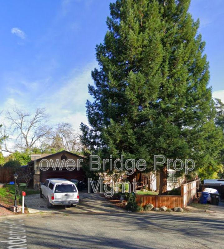 Fair Oaks House: 7720 Thunderbird Ct