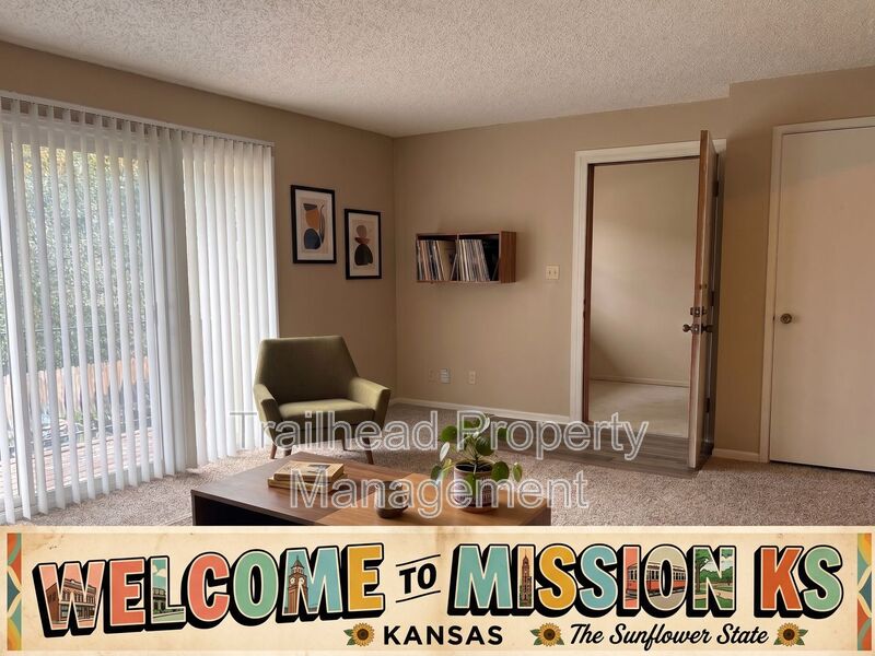Mission House: 5717 Outlook St