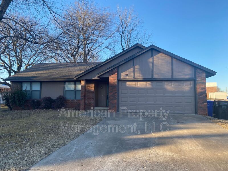Broken Arrow House: 1132 N Hickory Dr