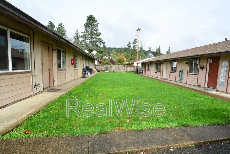 Sutherlin Condo: 415 W First Ave