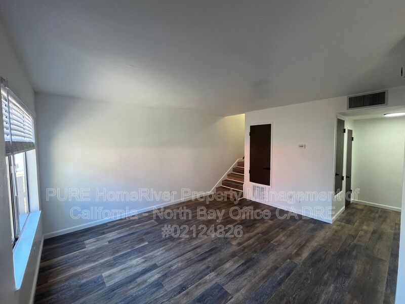 Ukiah Condo: 104 Laws Ave