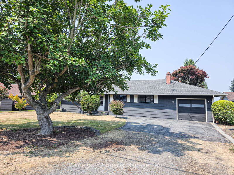 Everett House: 1715 Holbrook Ave