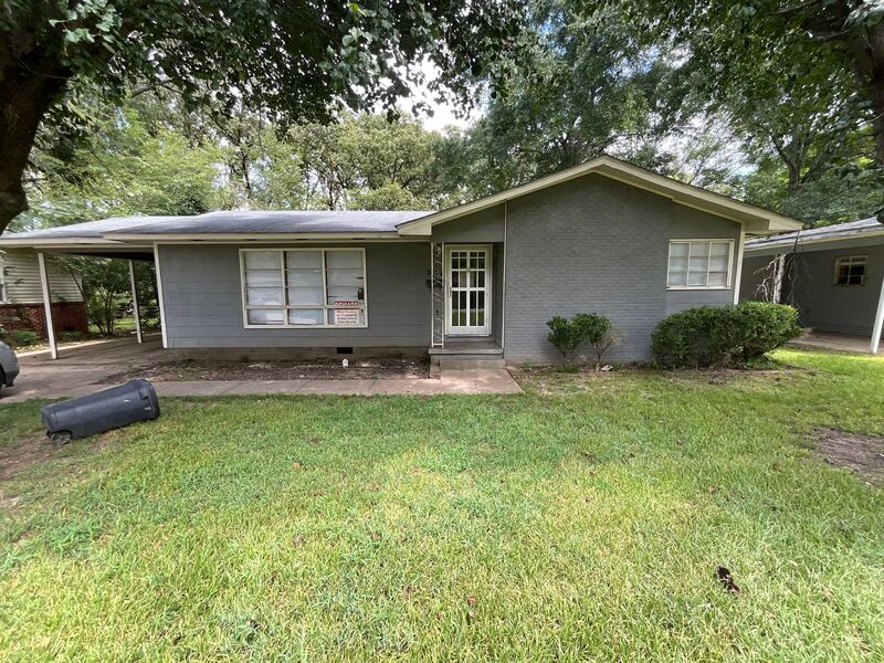 Jackson House: 3024 Oak Forest Drive