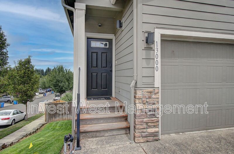 Vancouver House: 13000 NE 24 Circle
