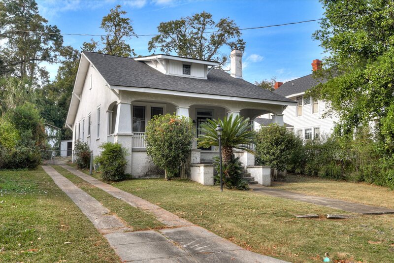 Augusta House: 933 Russell Street