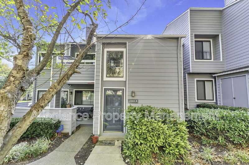 Reston House: 11041 Villaridge Ct