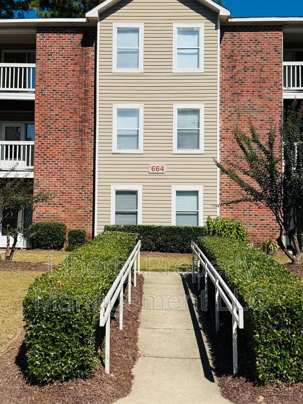 Fayetteville Condo: 664 Bartons Landing Pl