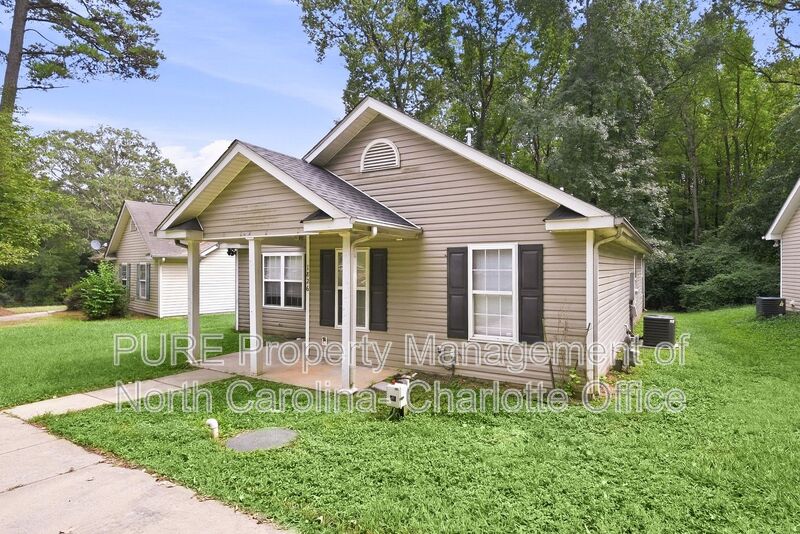 Charlotte House: 1826 Charnell Lane