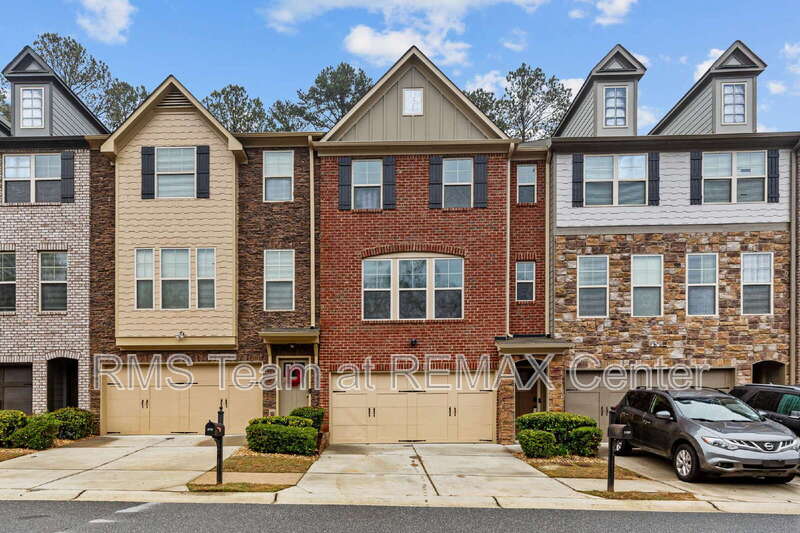 Buford Townhome: 3209 Hallmark Ln