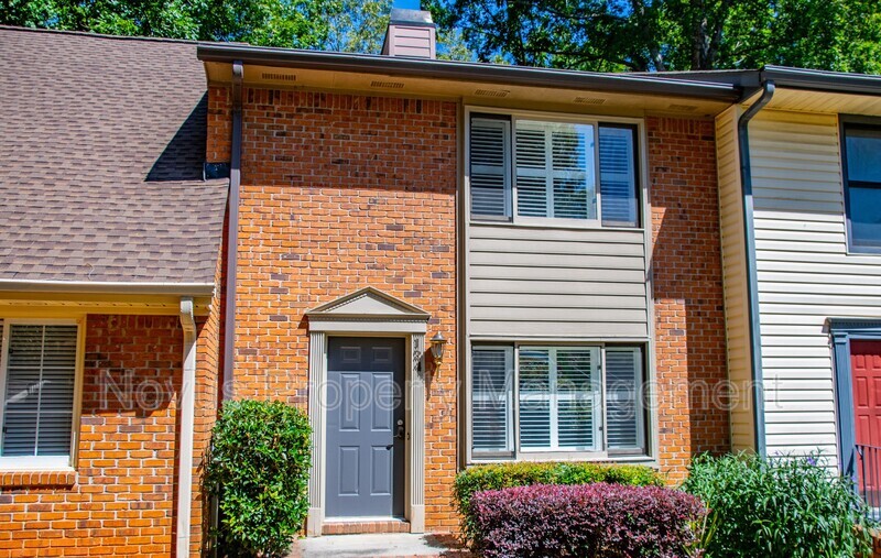 Carrollton Townhome: 124 Mill Stream Court