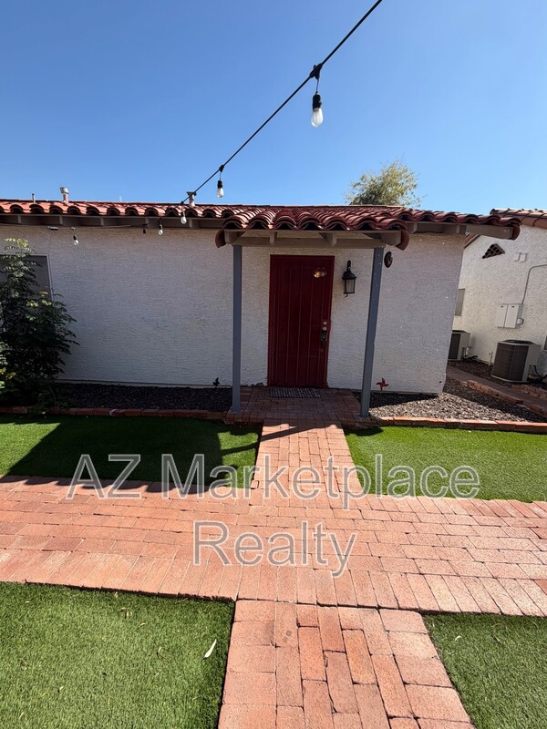 Phoenix Condo: 706 W. Taylor St.