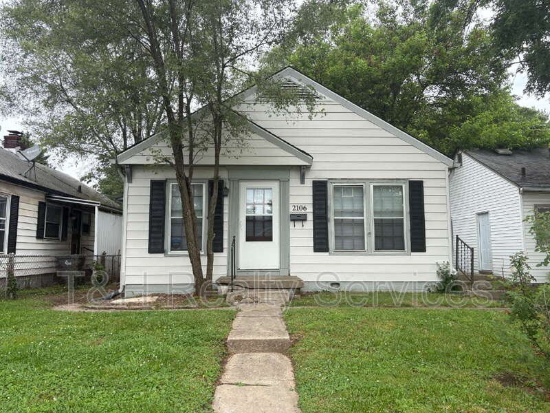 Indianapolis Condo: 2106 East 46th Street