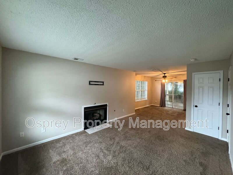 Introducing a charming home located in the heart of Suffolk ¨ASK ABOUT OUR ZERO DEPOSIT¨ - Photo 3