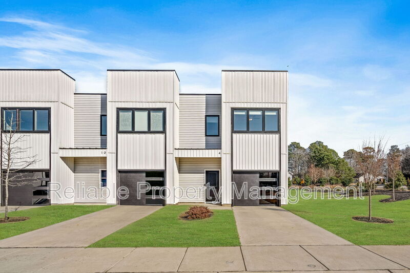 Clayton Condo: 41 N Laird Drive