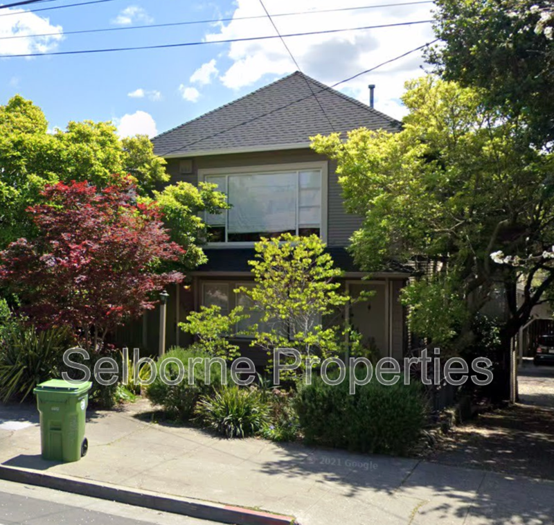 Oakland House: 4174 Howe St