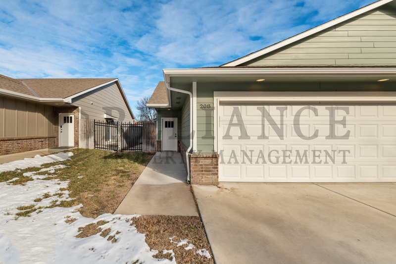 Andover House: 208 W May St