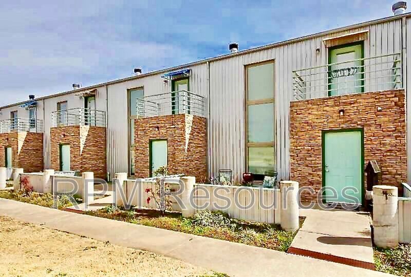 Oklahoma City Townhome: 300 Summit Ridge
