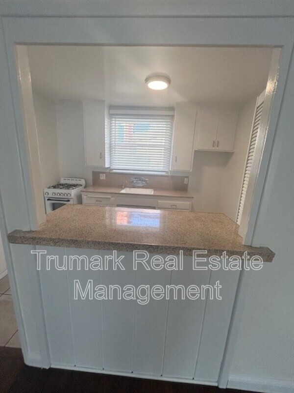 Glendale Condo: 1253 S Glendale Ave