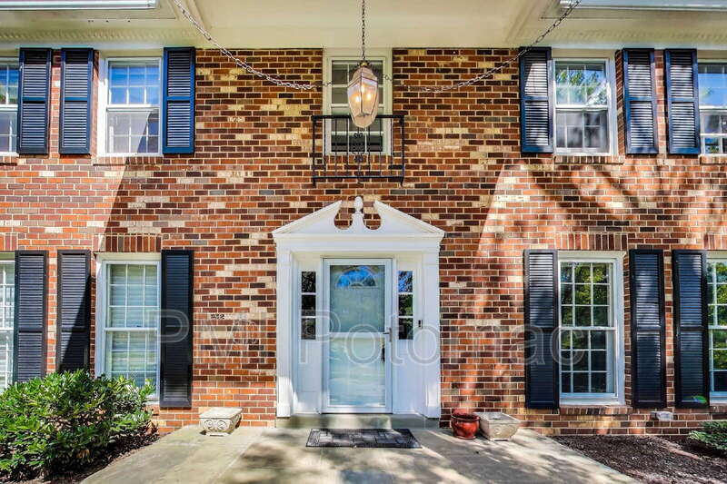 Rockville House: 1718 Crestview Drive