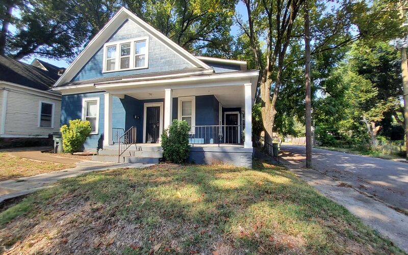 Memphis House: 925-03