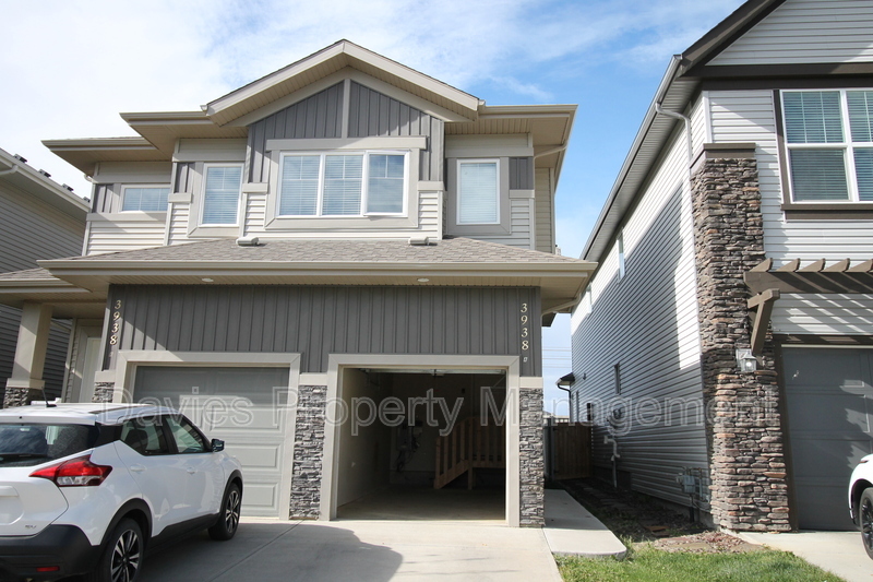 Edmonton Condo: 3938 Claxton Loop SW