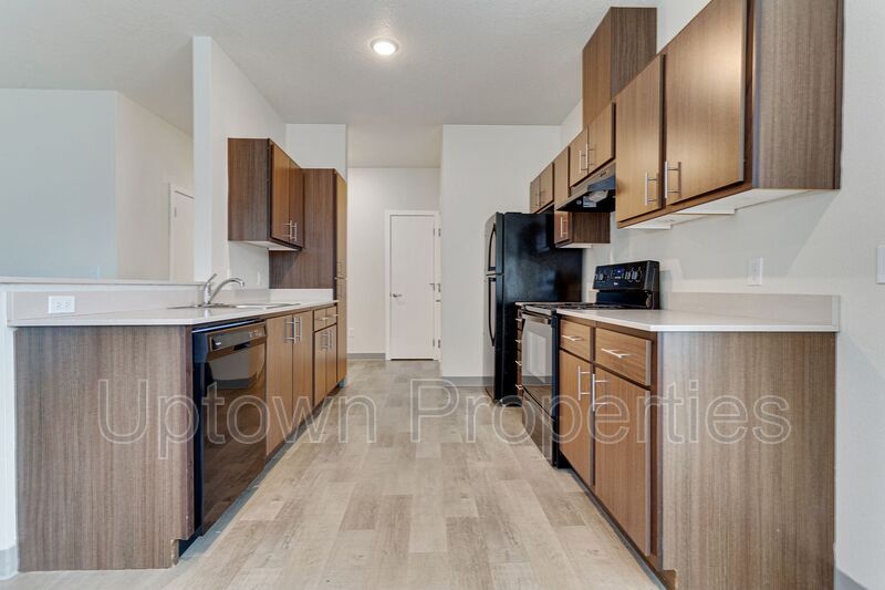 Fairview House: 2655 NE 205th Ave