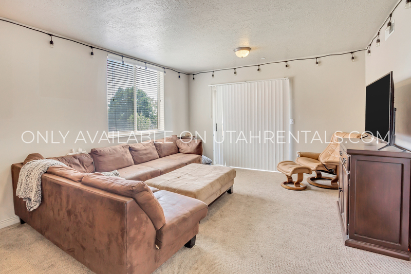 Provo House: 838 E 700 N