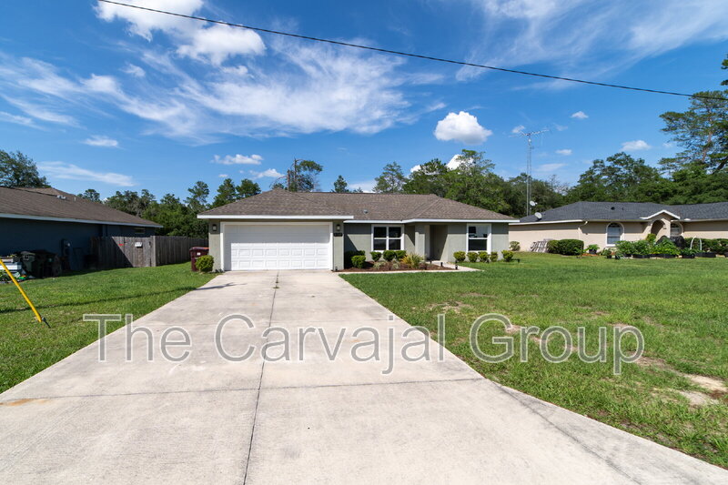 Ocala House: 5107 Southwest 165th Street Road