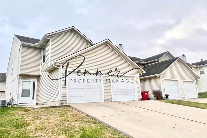 OAK GROVE House: 201 NE DOGWOOD ST