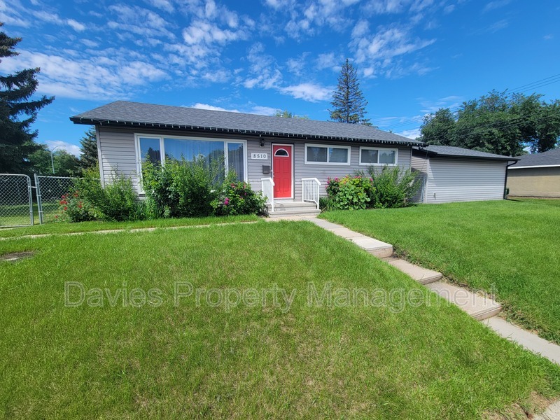 Edmonton House: 8510 152 Street NW