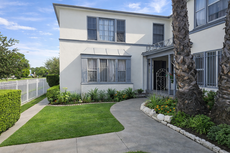 Los Angeles Condo: 2366 Venice Boulevard