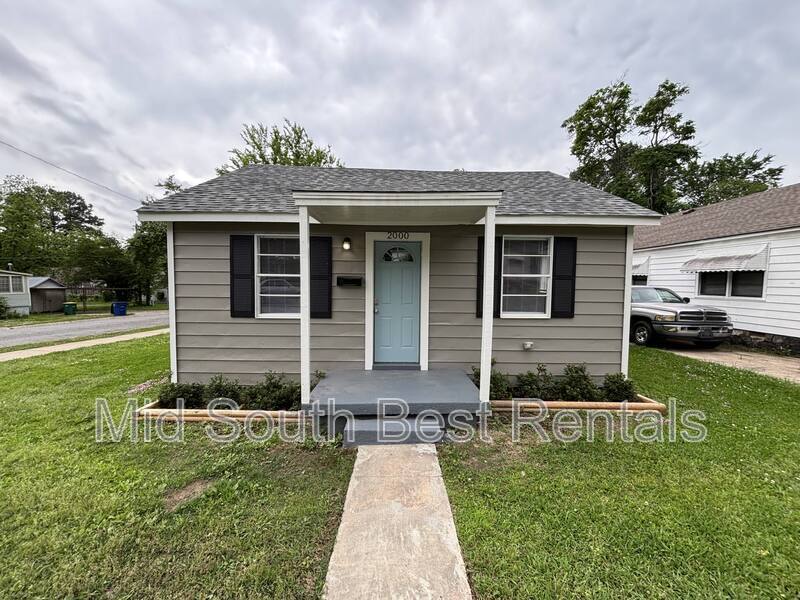 Little Rock House: 2000 W 18th St