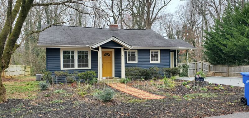 Greenville House: 4 Hall Road
