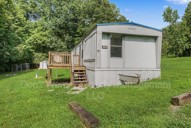 Stoneville House: 967 Frye Road