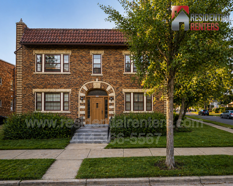 Milwaukee Condo: 3047 S Howell Avenue