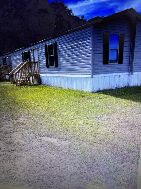 Tarboro House: 64 N Lucky Lane